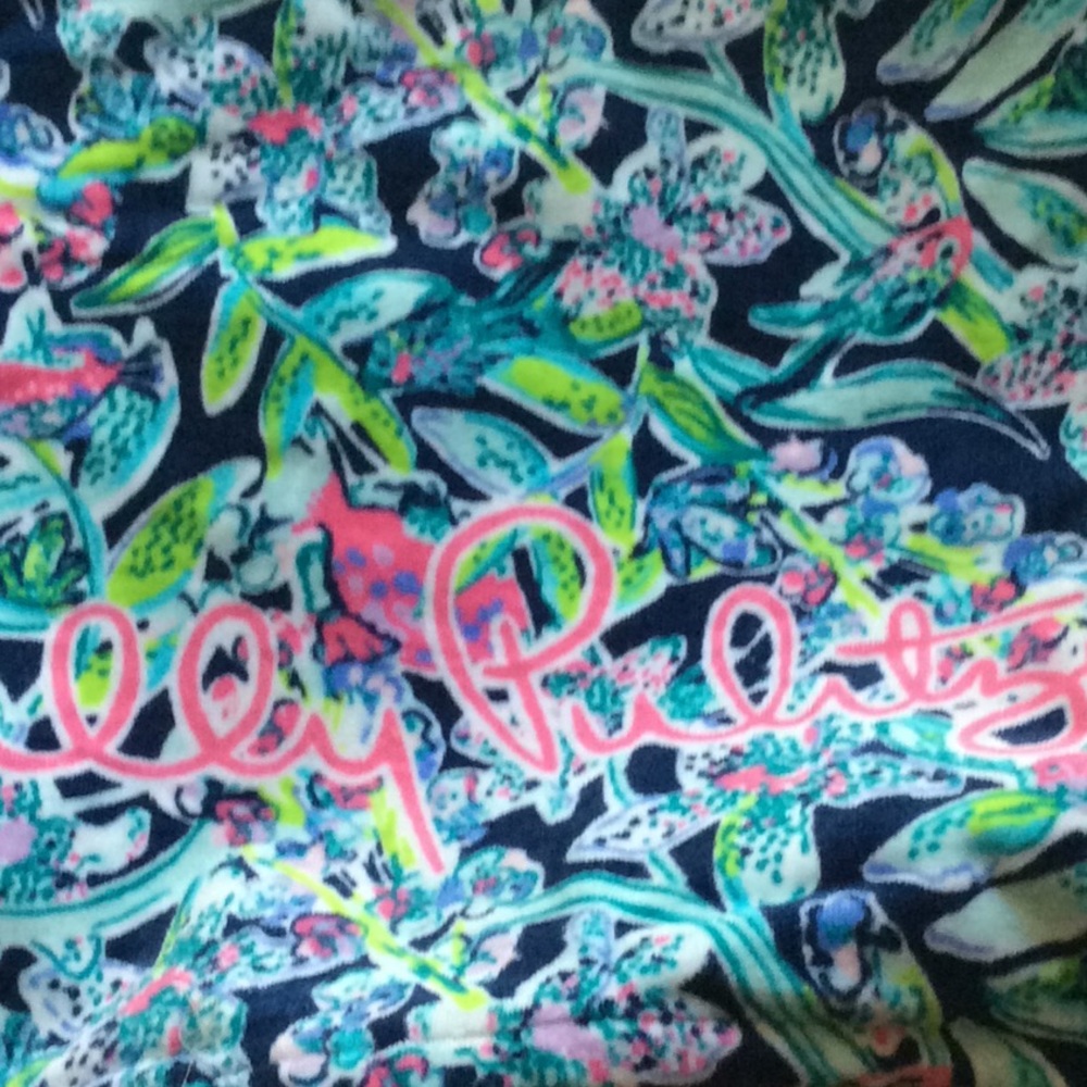 Lilly towel